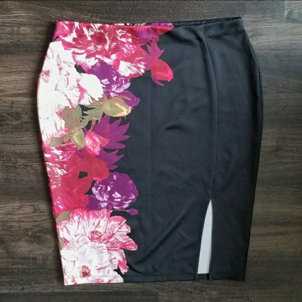 Bisou Bisou Floral Print Pencil Skirt w/ Slit